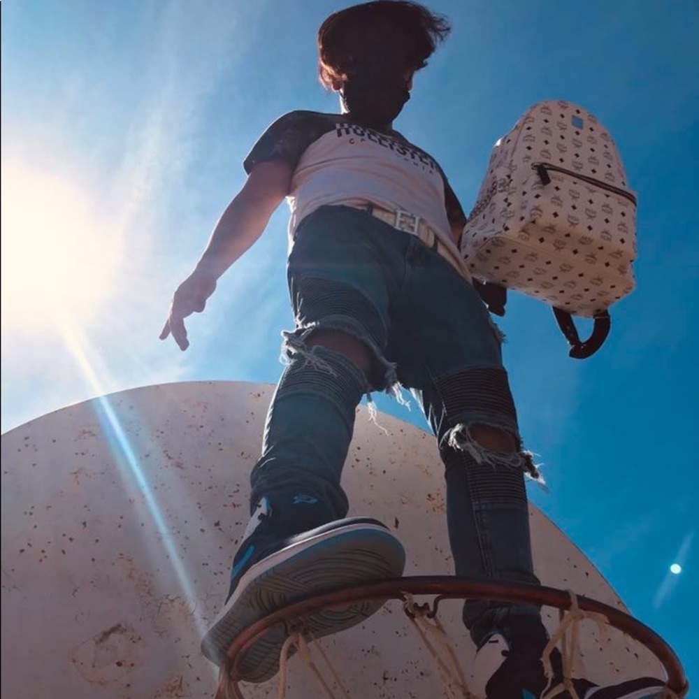 Meet your Posher, Cristian